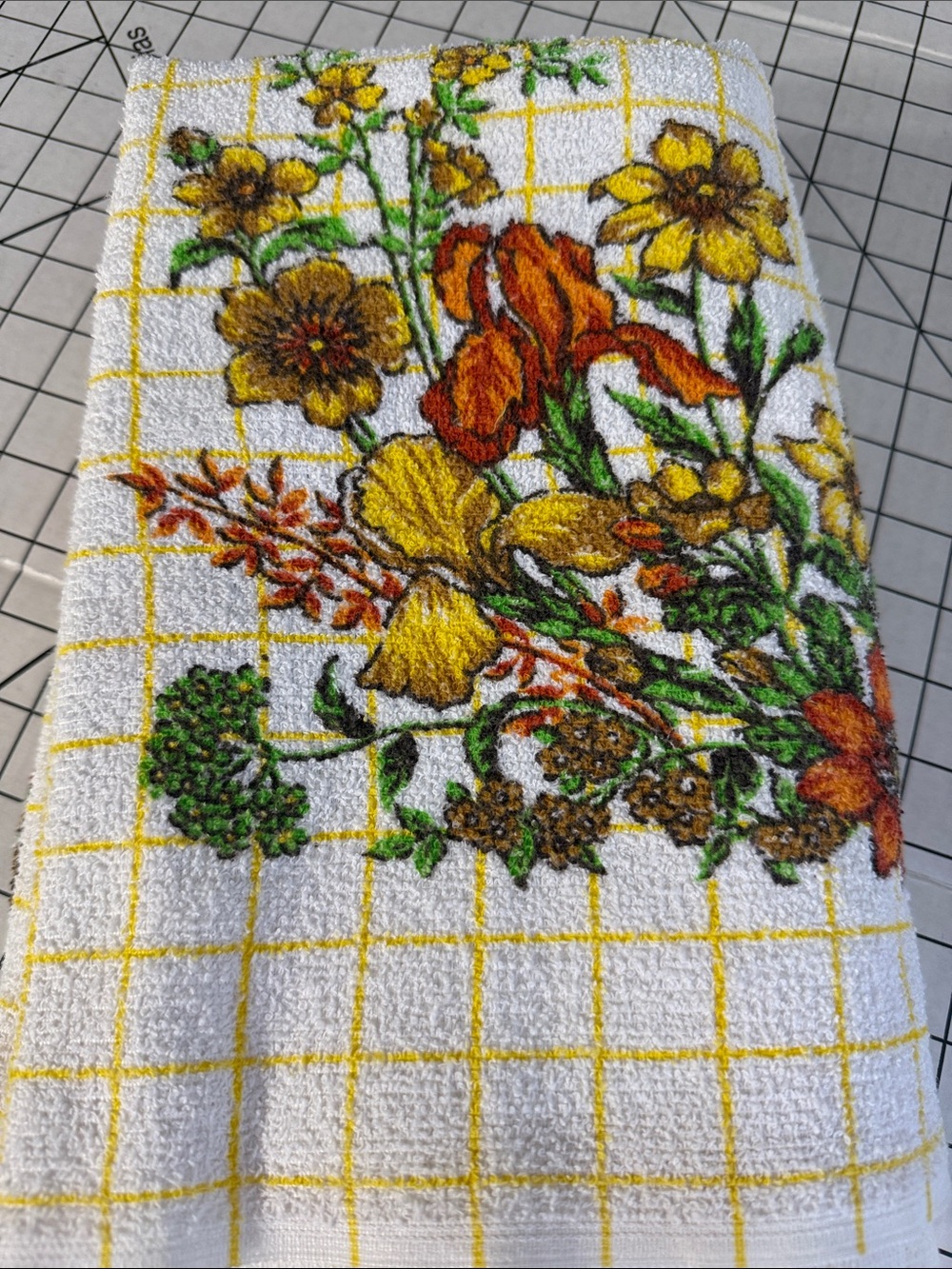 Vintage 1970s Terry Cloth Tablecloth 66 x 46 Harvest Floral Yellow Grid Cottage